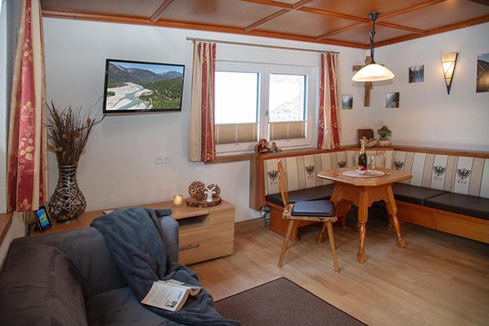 Ferienhaus Hochvogel Hinterhornbach Bagian luar foto